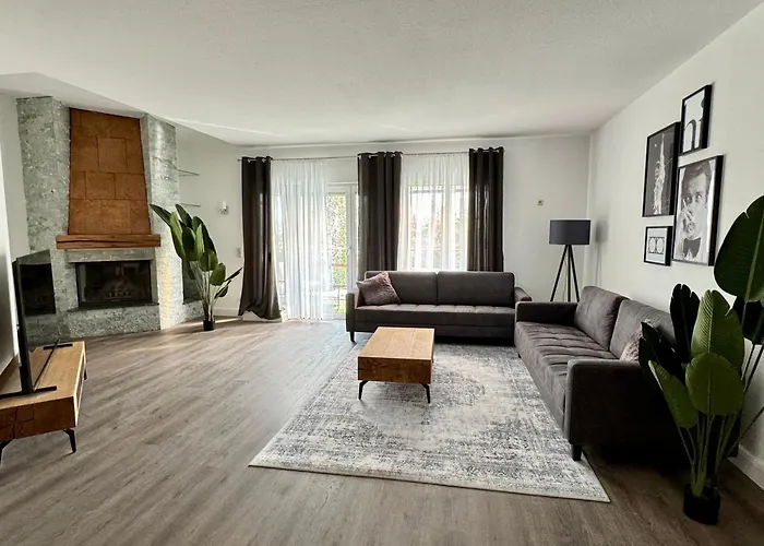 220 Qm Penthouse Wohnung Mit Fahrstuhl - Ohne Spa