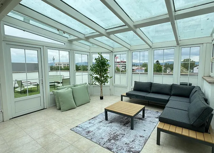 220 Qm Penthouse Wohnung Mit Fahrstuhl - Ohne Spa