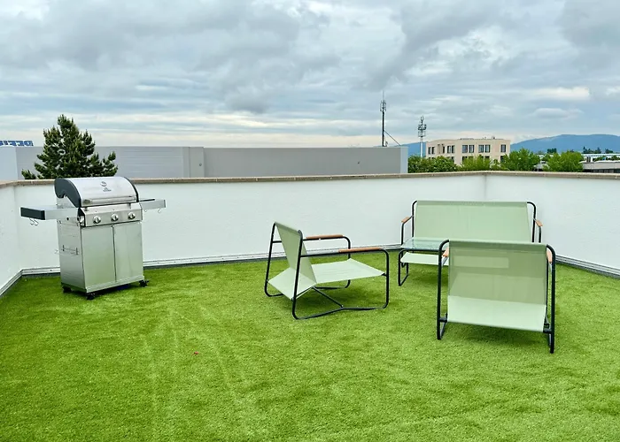 220 Qm Penthouse Wohnung Mit Fahrstuhl - Ohne Spa