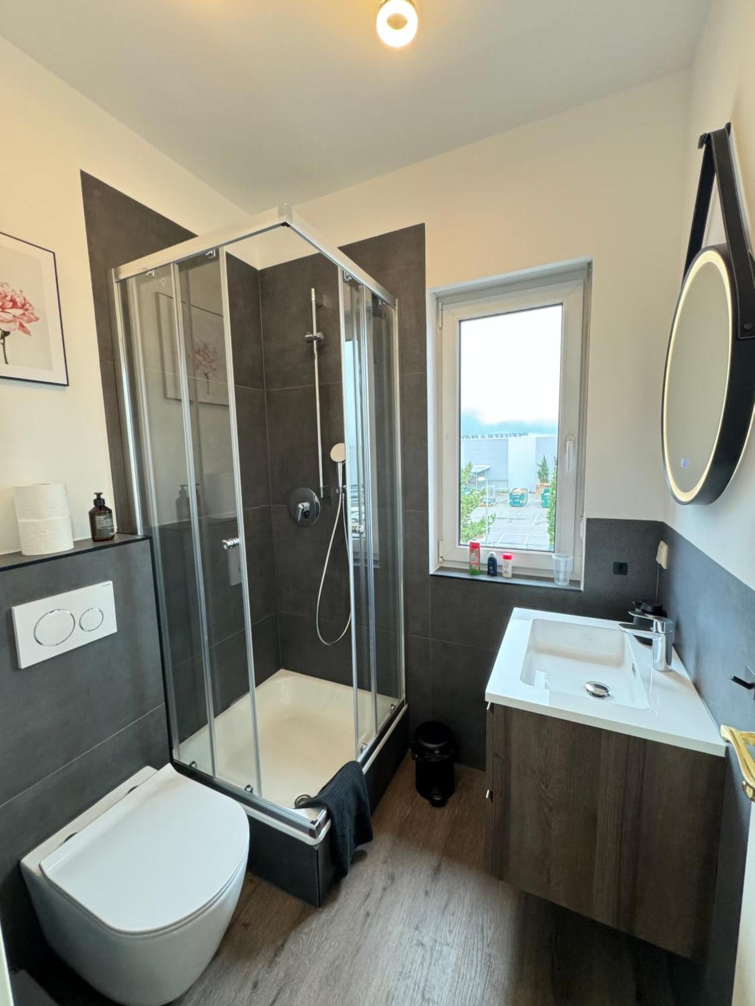 Apartment 220 Qm Penthouse Mit Fahrstuhl - Ohne